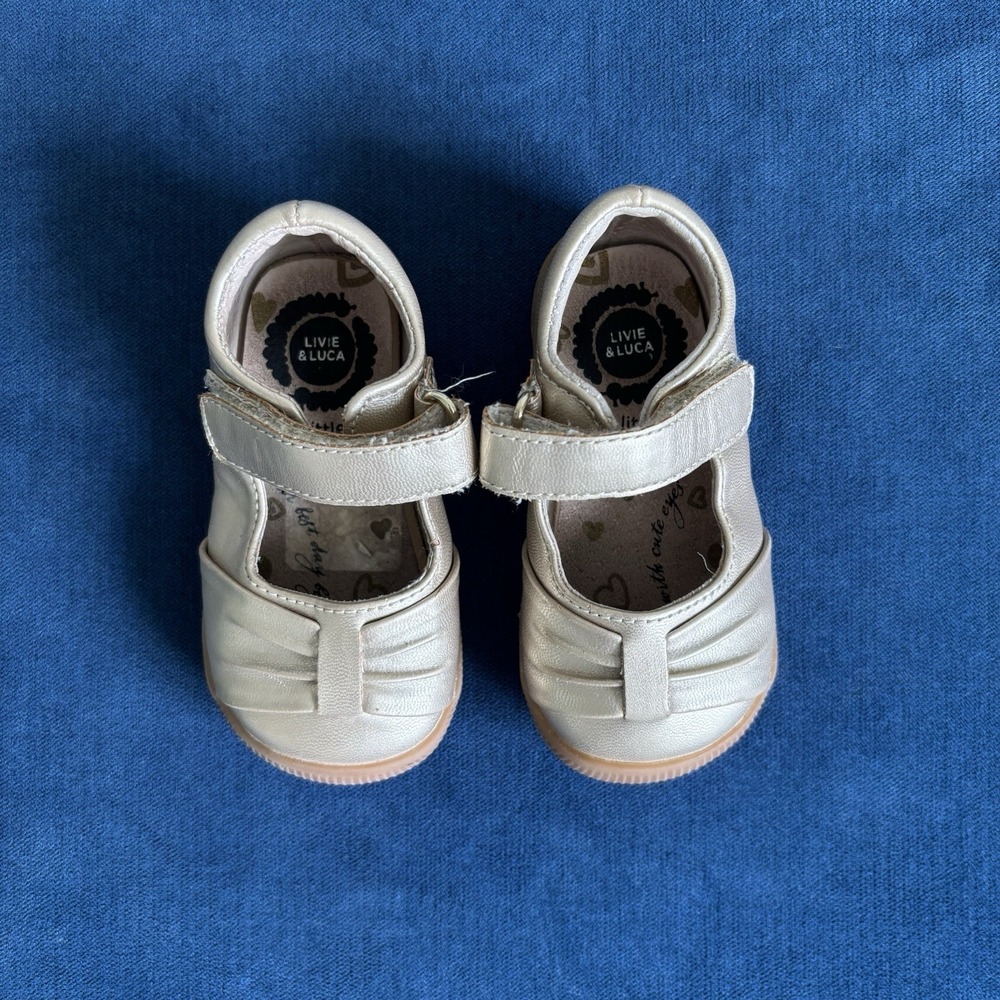 Livie & Luca Gold Mary Jane Leather Baby Shoes Size 2 Bow Non-Slip